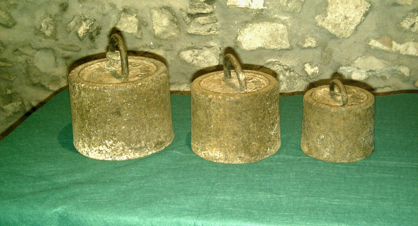 Rotoli su panno verde